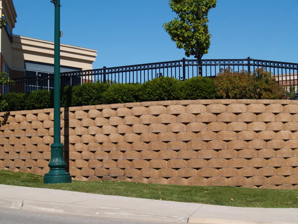 How Aggregates are Used in Retaining Walls for Strength and Aesthetics