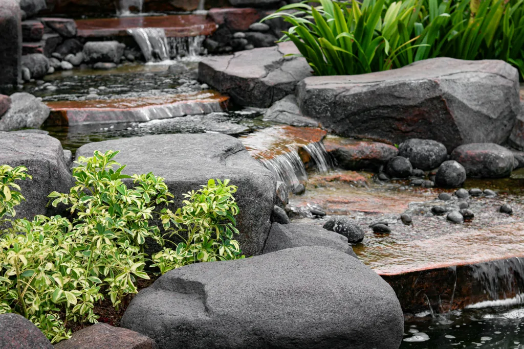 Using Aggregates In Water Features For A Polished, Natural Look Water Feature